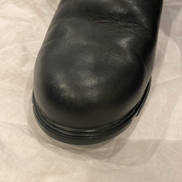 Blundstone women’s heeled, black leather boot - Picture 5 of 10